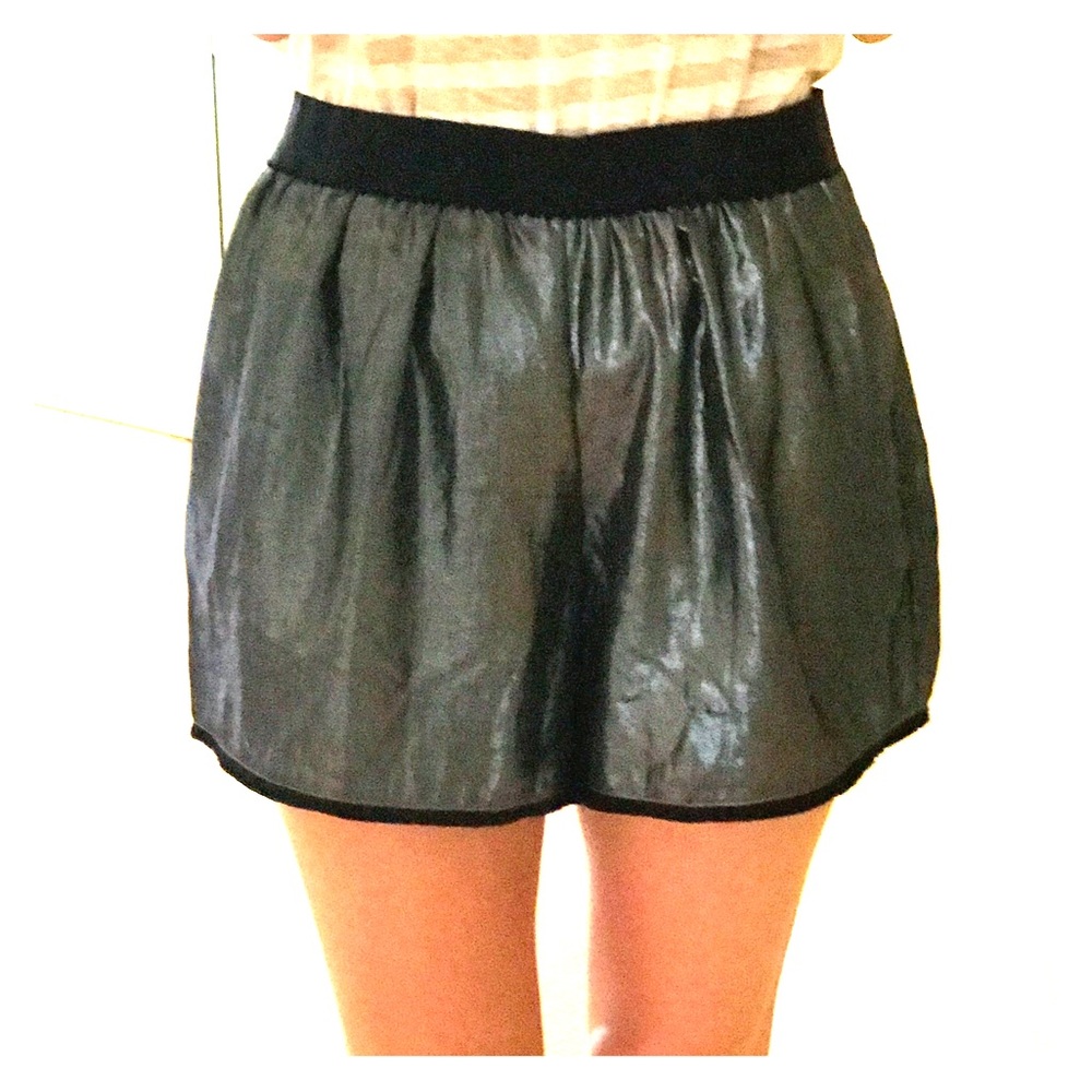 BCBG Dress Shorts LIKE-NEW - Picture 3 of 3
